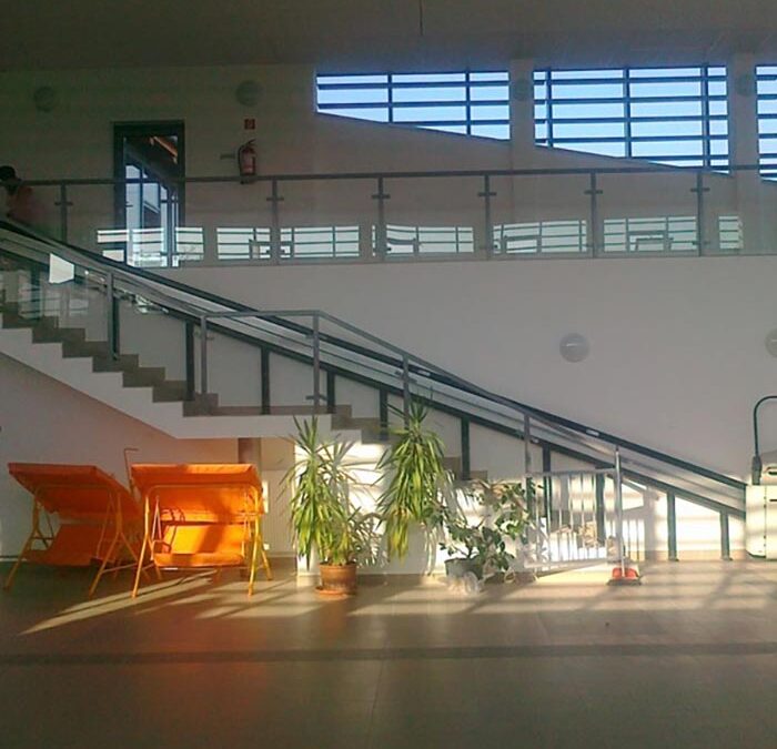 Stairlift for straight stair