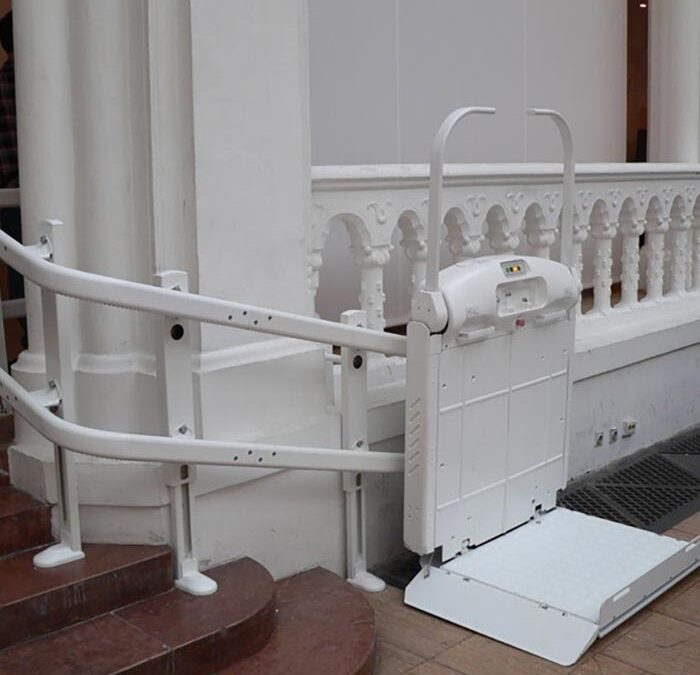 Stairlift for stairs with turn